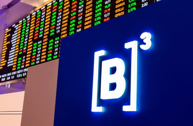 XP Sticks to Ibovespa 150,000 Target for 2025 Despite Profit Forecast Cuts