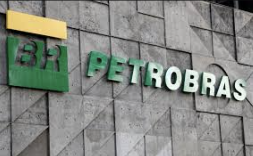 Petrobras Cuts Aviation Fuel Prices by 3.7% Starting Monday