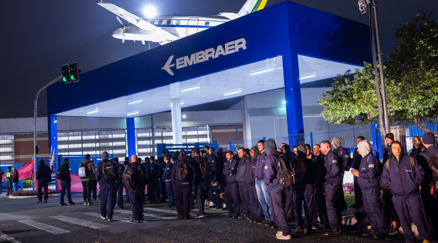 Embraer Metalworkers Start Indefinite Strike in Brazil