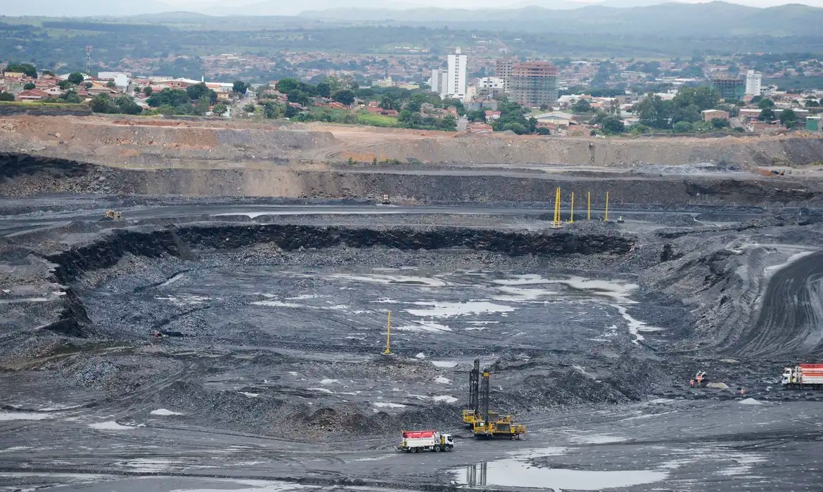 Brazil’s Mining Revenue Surges 34% to $13.5 Billion