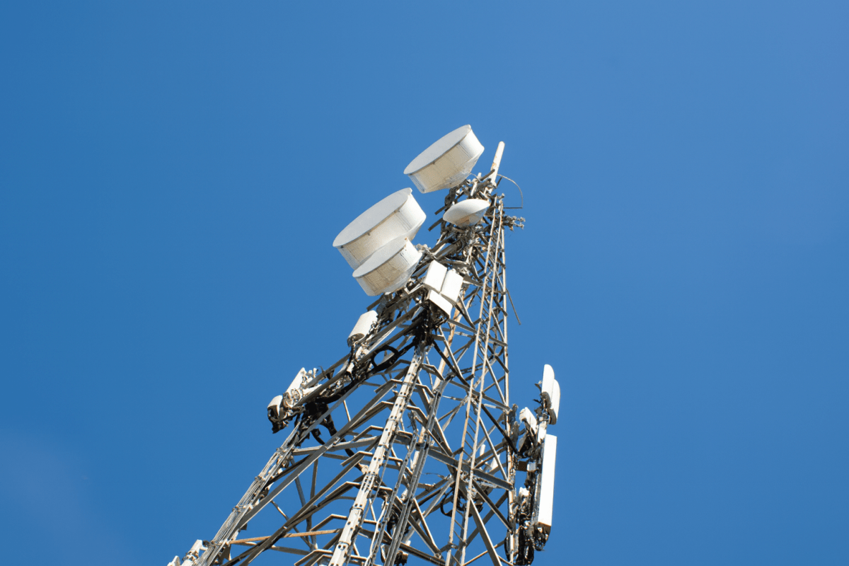 TIM partners with IHS to build up to 3,000 towers and expand mobile coverage