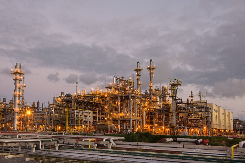 Petrobras Signs $1.46 Billion in Contracts to Complete Refinery in Pernambuco