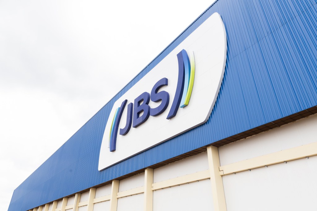 JBS Says U.S. Beef Will Stay Tight in 2026 as Global Platform Cushions the Cycle