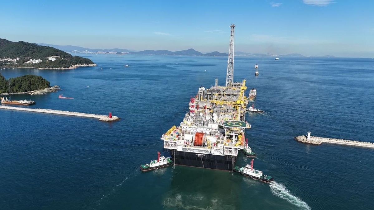 Petrobras’ P-79 Sails for Brazil to Lift Búzios Output by 15%