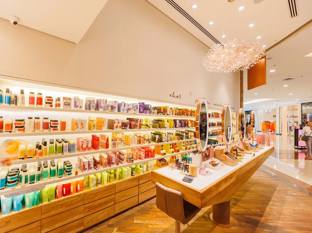 Natura Completes Sale of Avon International, Locking in Strategic Reset