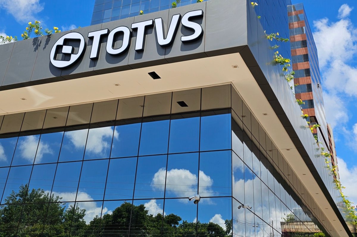 Totvs 4Q25 Profit Rises 14% as Recurring Revenue Drives Cash Surge