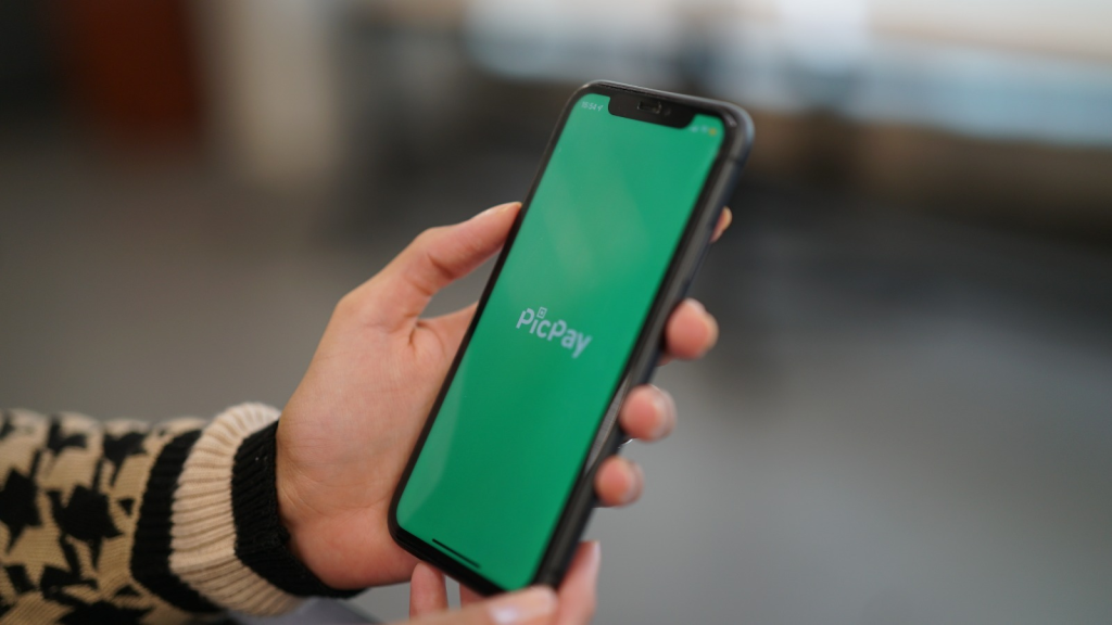 PicPay expands beyond finance with in-app delivery deal