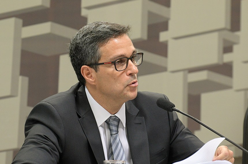 Brazil’s Central Bank Probes Master Case, Zeroes In on Campos Neto Era