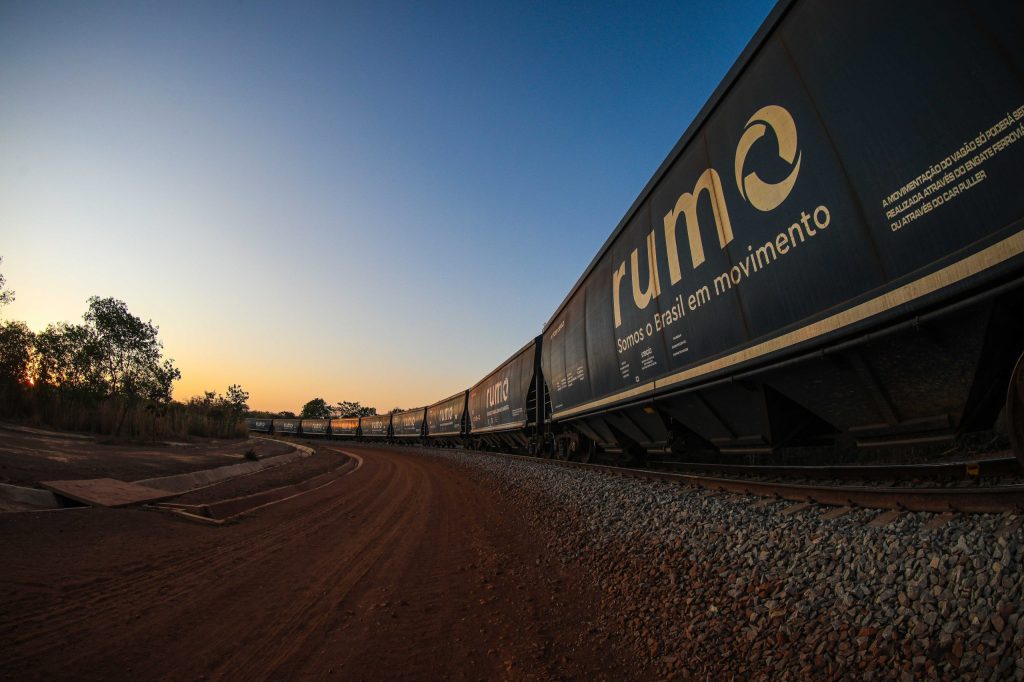 Rumo Secures R$350 Million Climate Fund Loan for Hybrid Locomotives