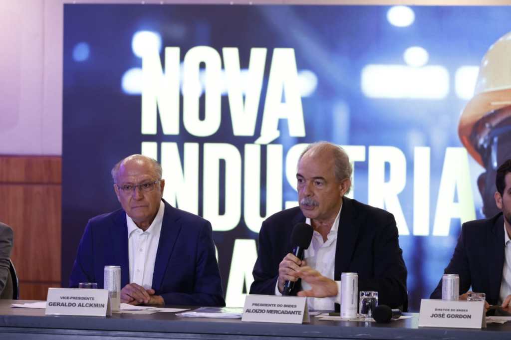BNDES Expands Brazil Industrial Plan to R$370bn by 2026