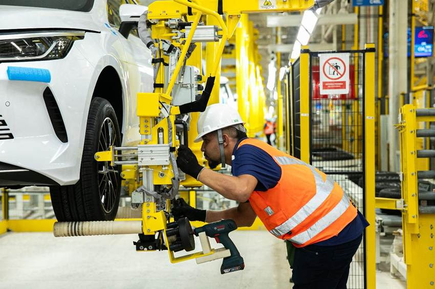 Localiza Strikes Deal to Buy 10,000 EVs and Hybrids From BYD