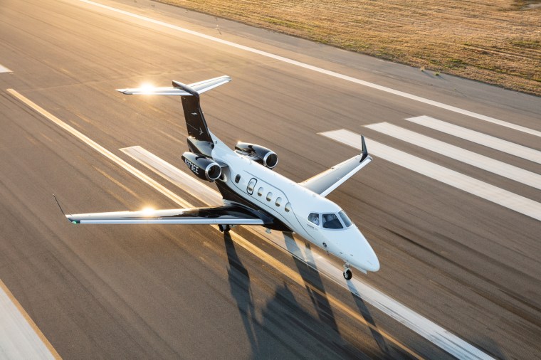 Embraer Phenom 300