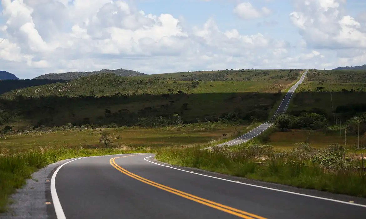 Brazil toll road auction draws investor interest